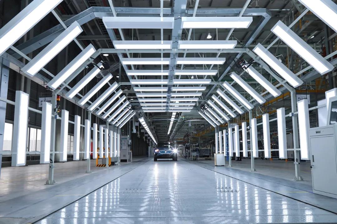 奥迪e-tron2021款50quattro豪华型,奥迪e-tron2019年最好的电动suv