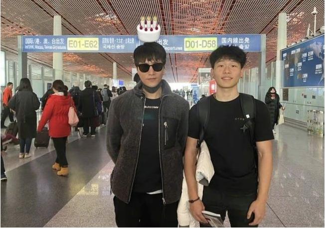 陈坤17岁儿子近照曝光,陈坤19岁儿子近照