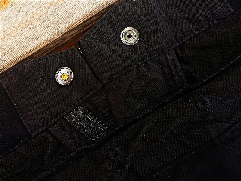 是短裤，也是移动的工具库——单导“黑洞”短裤简评