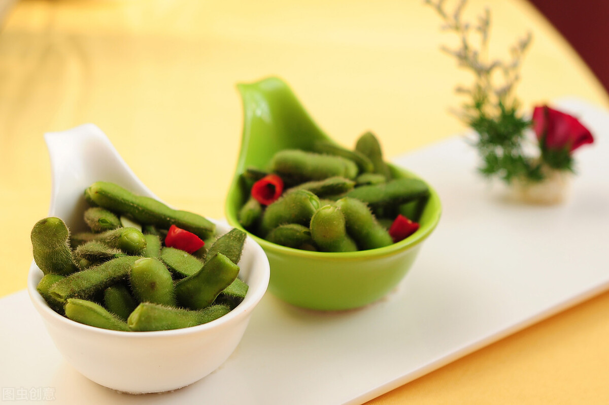 炒毛豆要不要勾芡,毛豆炒的时候要焯水吗