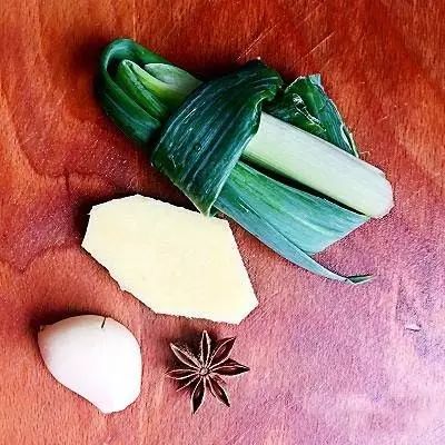 大连正宗鲅鱼炖粉条,肉炖龙口粉丝