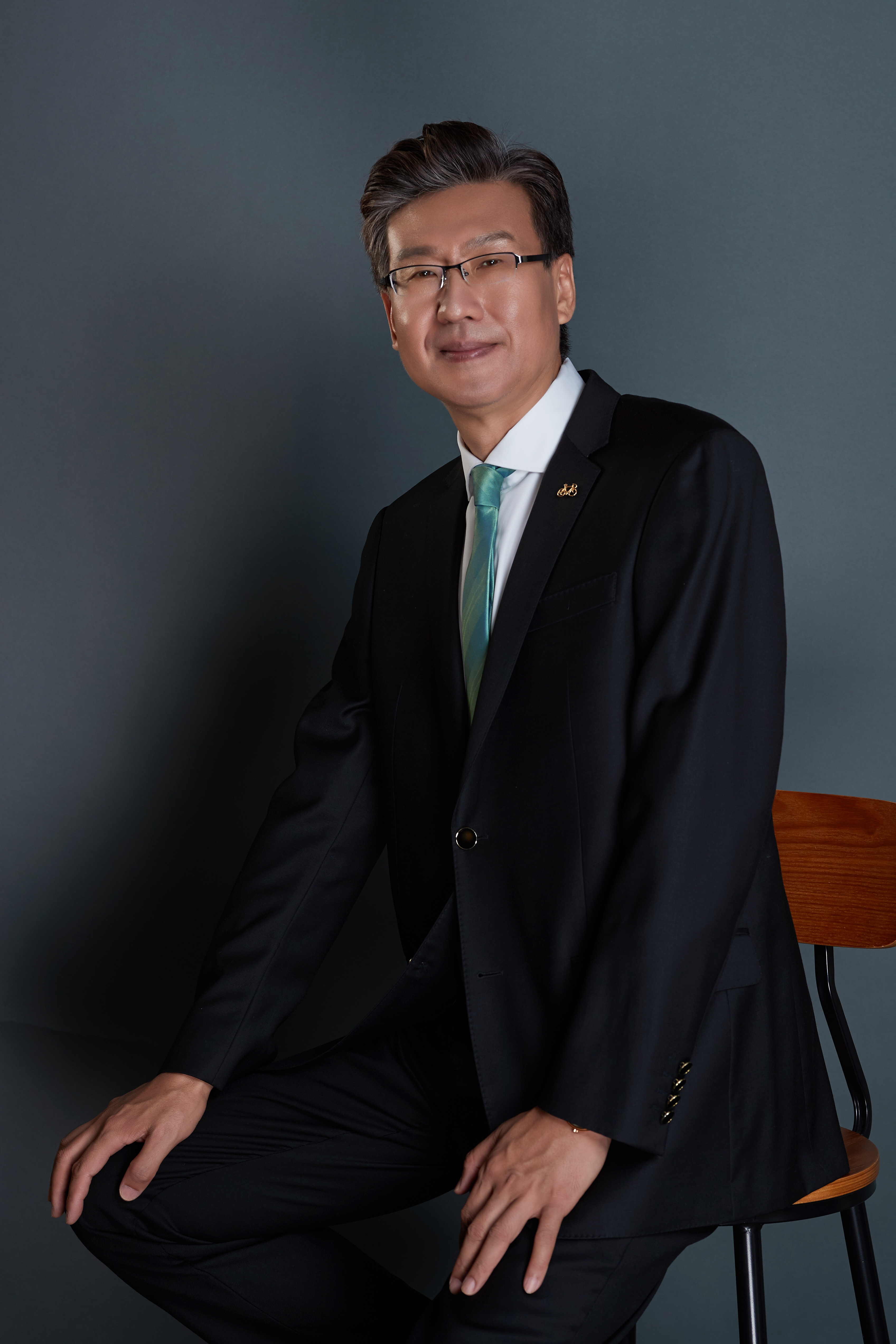 中国人寿张滨履历,张滨的相片