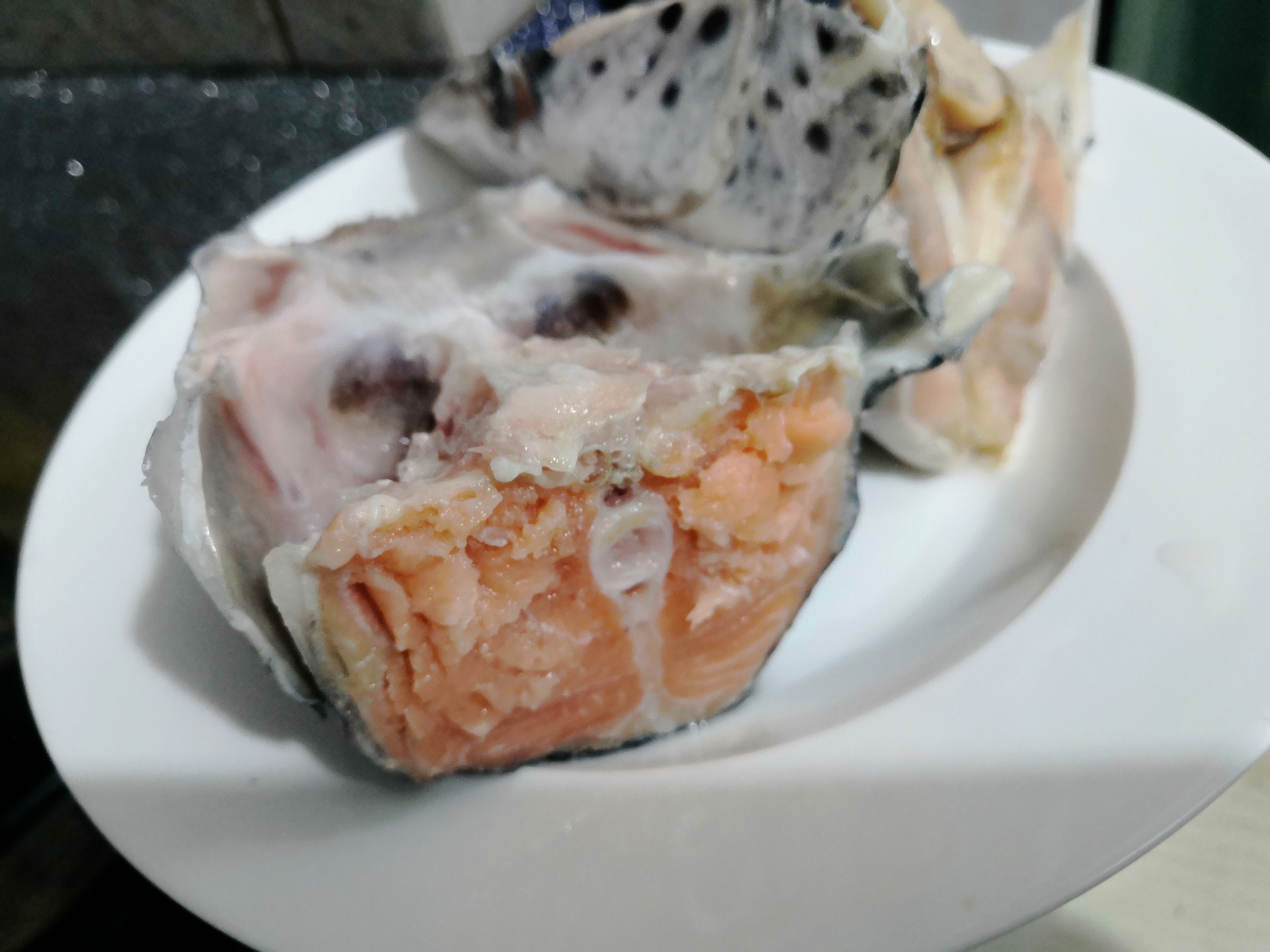 炖了两个小时的鱼汤,炖三文鱼鱼汤如何又白又浓稠