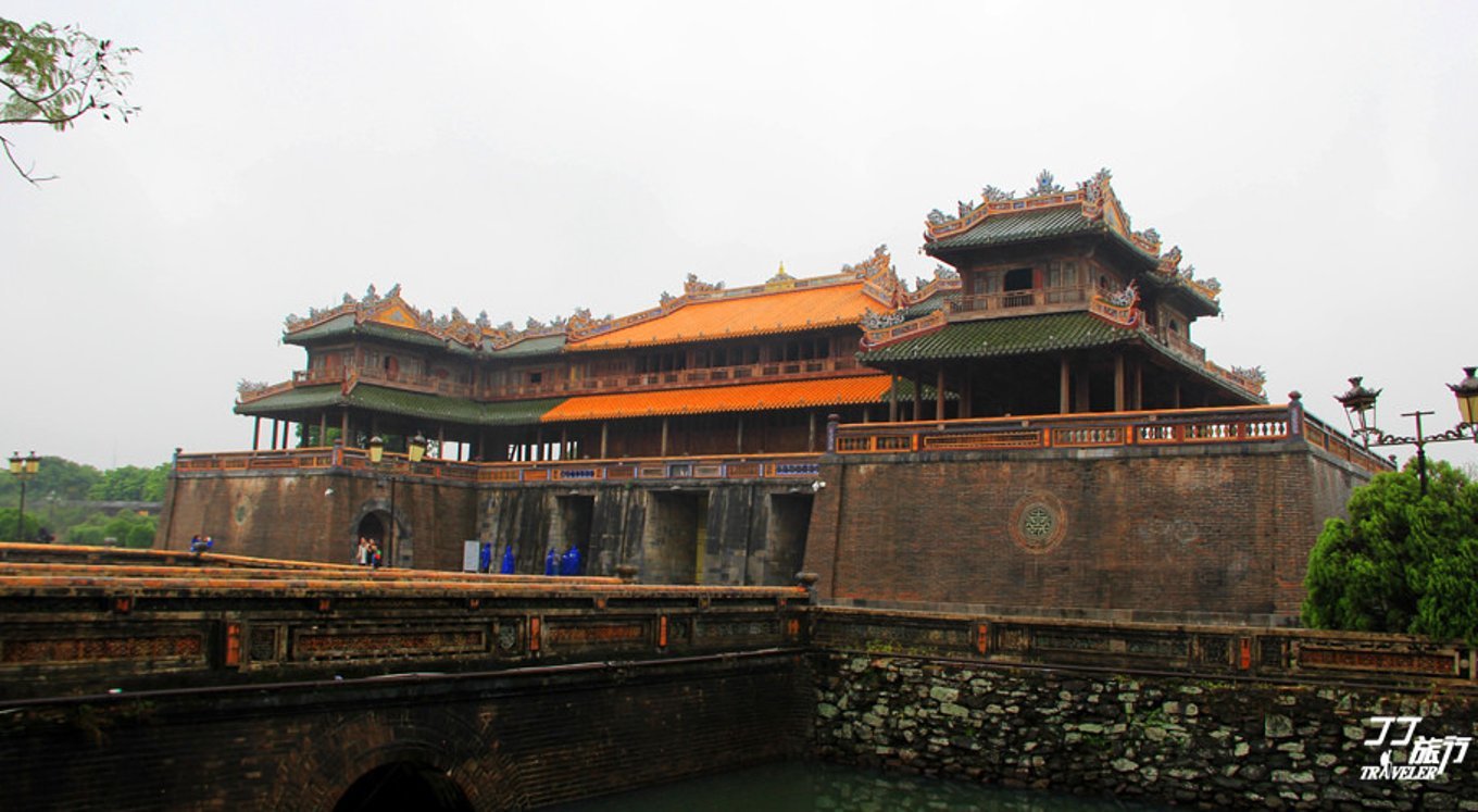 形容一个邮轮很豪华很大怎么说,不动声色可以形容美景吗