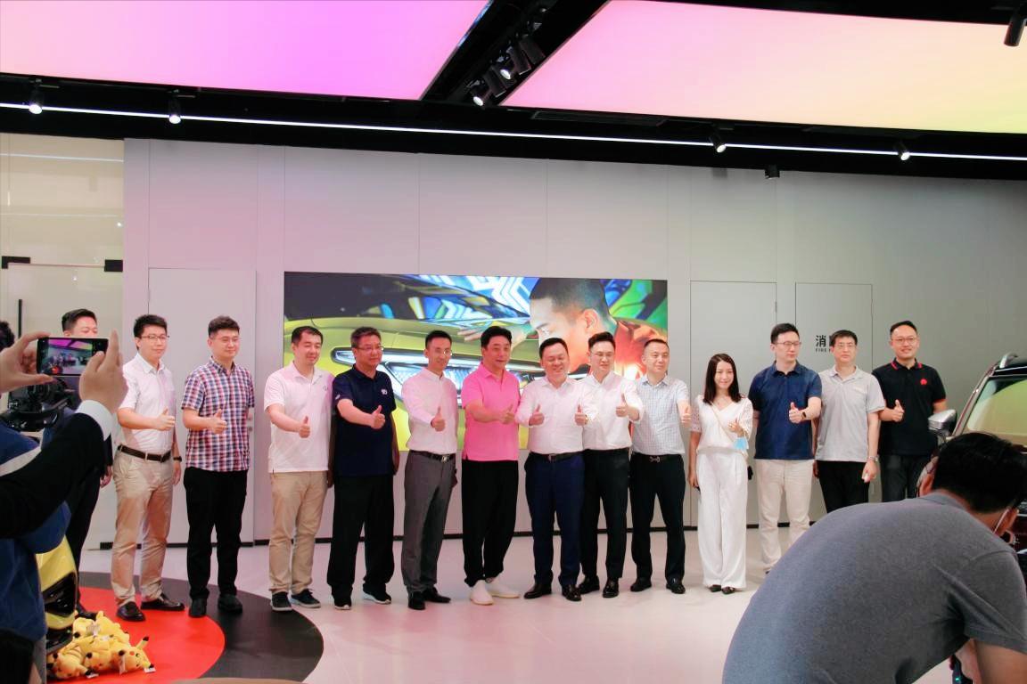 上海协通-长风大悦城ID.StoreX旗舰店盛大开业