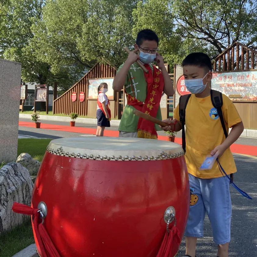 太暖心!新学期教室里这块特殊的黑板,羡慕了多少人