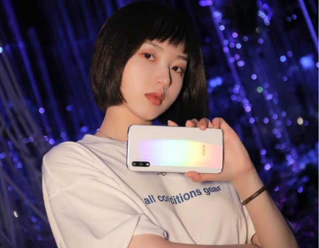 流畅运行吃鸡的百元机推荐,散热快且玩吃鸡不卡的千元机