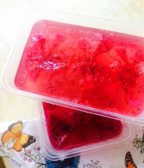 三伏天，教您做火龙果果冻，清凉滑嫩，爽口解暑，孩子吃了也放心