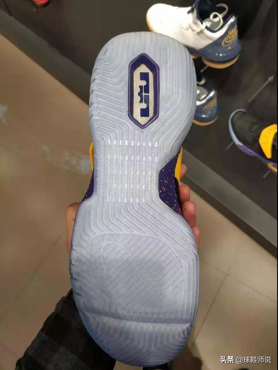 耐克詹姆斯使节12实战测评,使节12全解