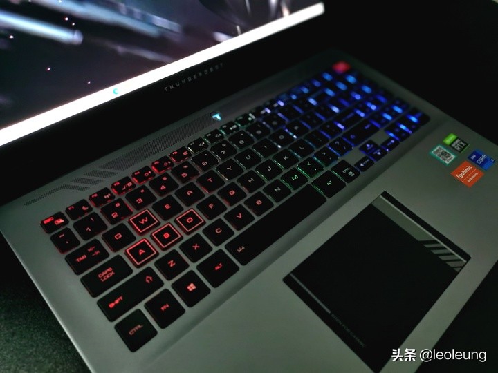 雷神zero满血高性能旗舰款测评,雷神zero3070笔记本游戏测评