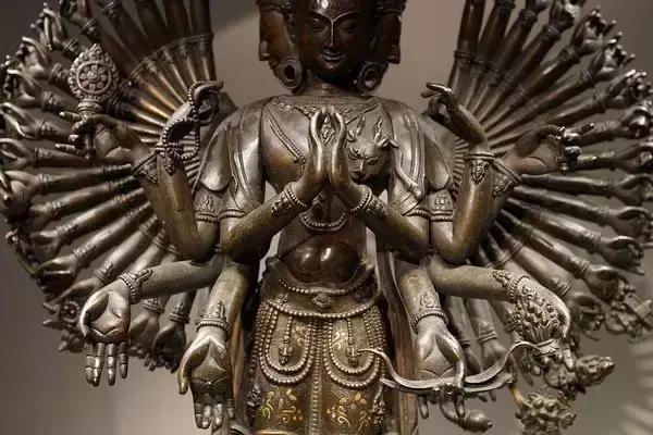 清代铜鎏金佛像的鉴定,清代铜鎏金无量寿佛像