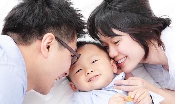 自己孩子犯错不要总给他找借口,孩子犯错不要只是数落