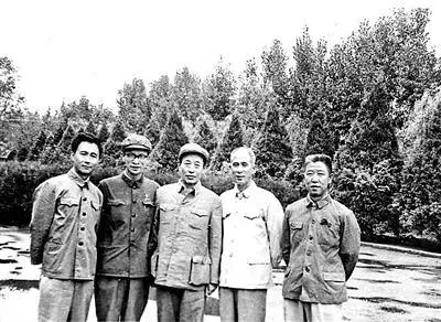 郭小川诗选朗诵,郭小川50-70年代诗歌