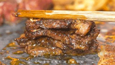 被安利了3年的长沙网红烤肉店，这回在桂林终于吃上了