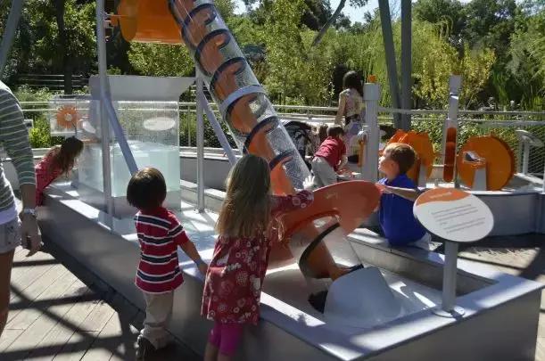 有趣的儿童花园,打造一个500平露台的共享儿童乐园