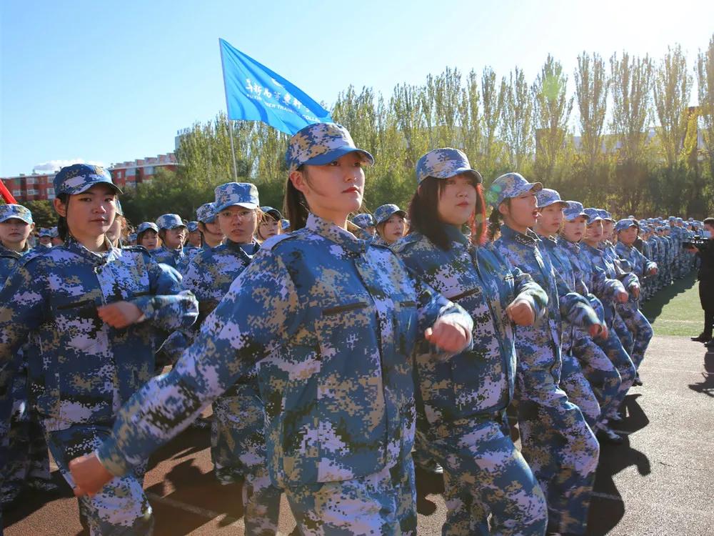阜新高等专科学校新生报到,辽宁阜新高等专科学校军训