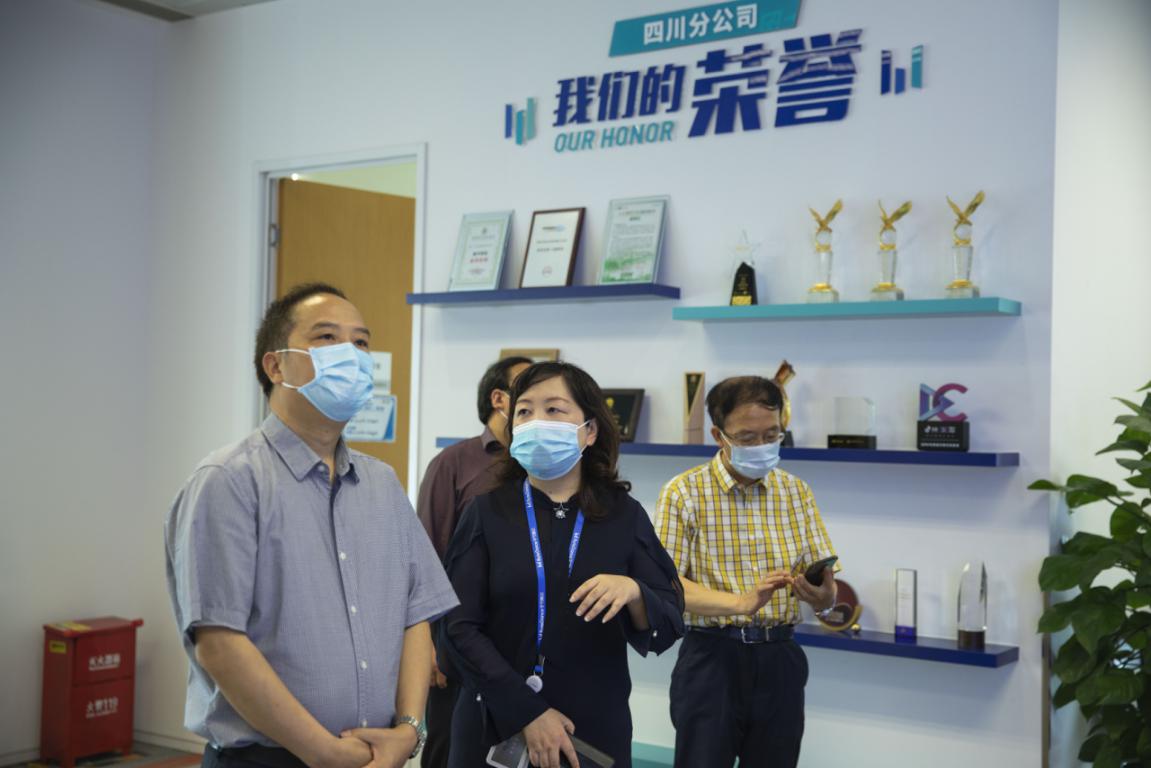 四川省广播电视局一行赴*今条头日**四川分公司考察调研