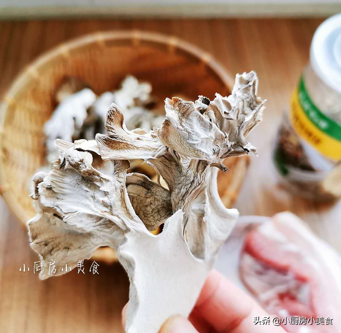 烧汤用什么菌菇好吃,炖菜放不放蚝油