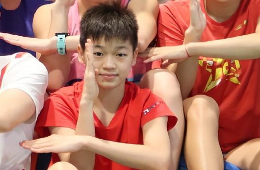 两个极端！杨倩再添大牌化妆品代言，全红婵拒绝一切商务安心训练