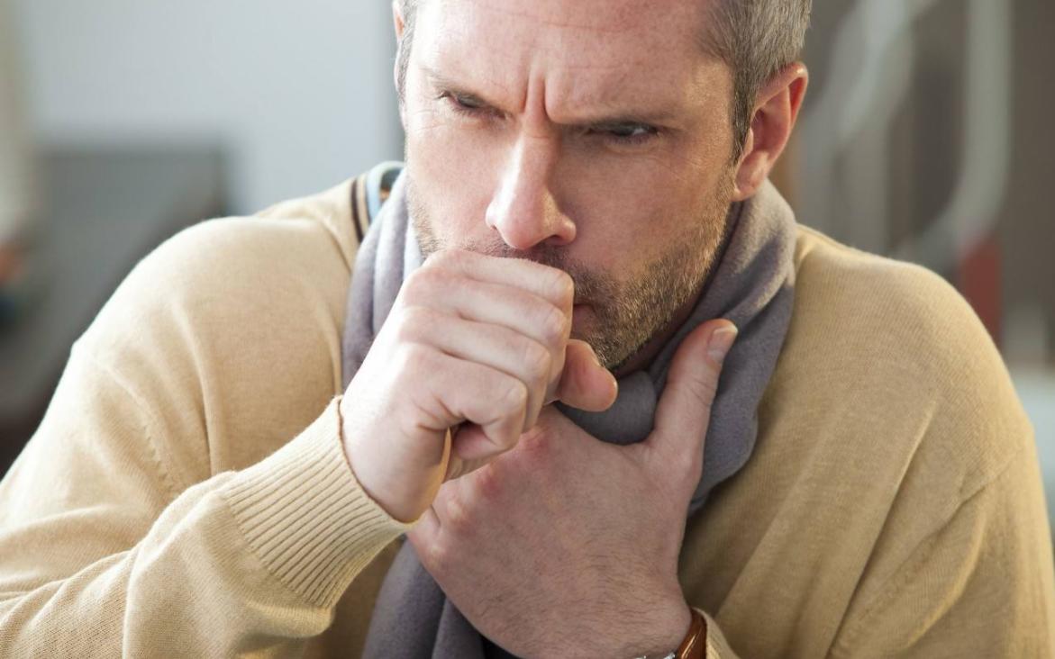 早起喉咙有痰带血,早起喉咙痰有血块怎么回事