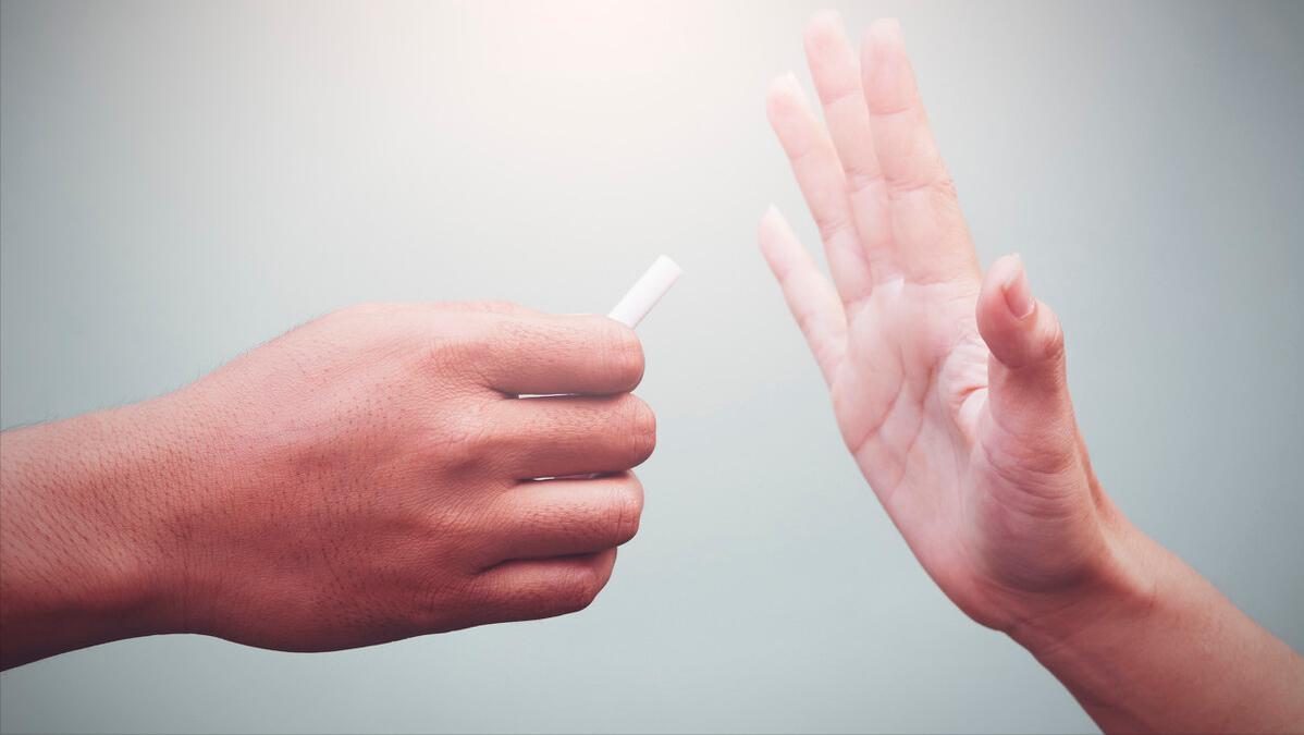 脱发严重试试这个方法防脱发,手把手教您防止大量脱发的方法