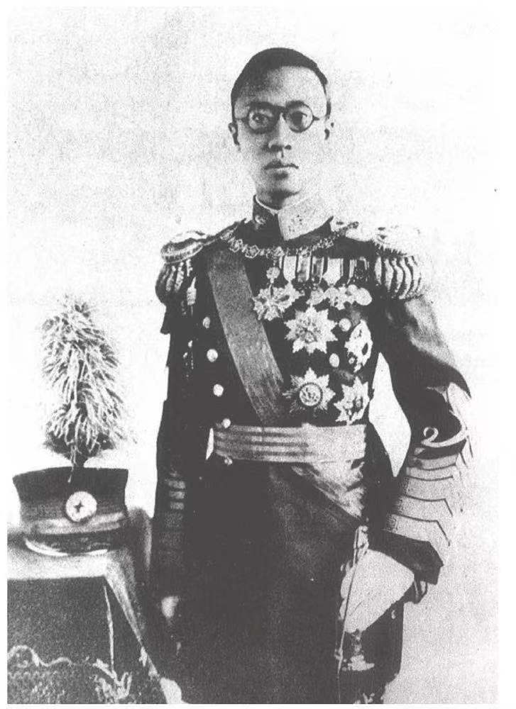 末代皇后婉容为何会被打入冷宫,末代皇帝皇后婉容的结局是什么