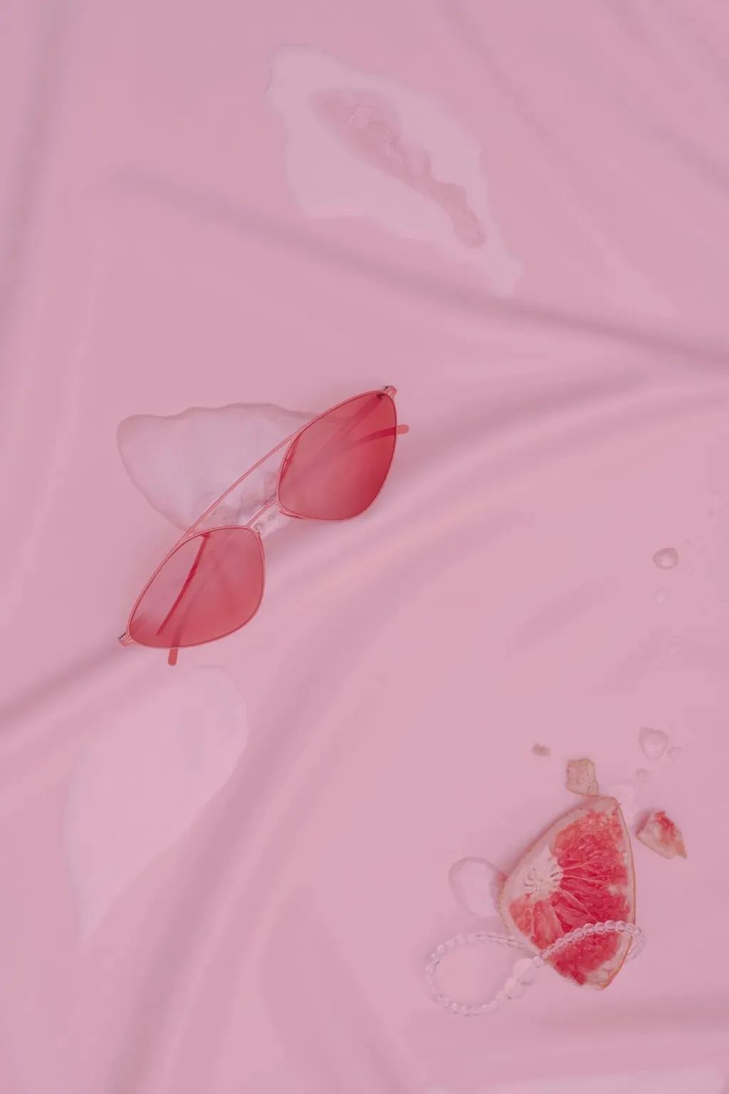 蝴蝶堂|世泰智造:有件T恤,平平无奇的降温小能手罢了