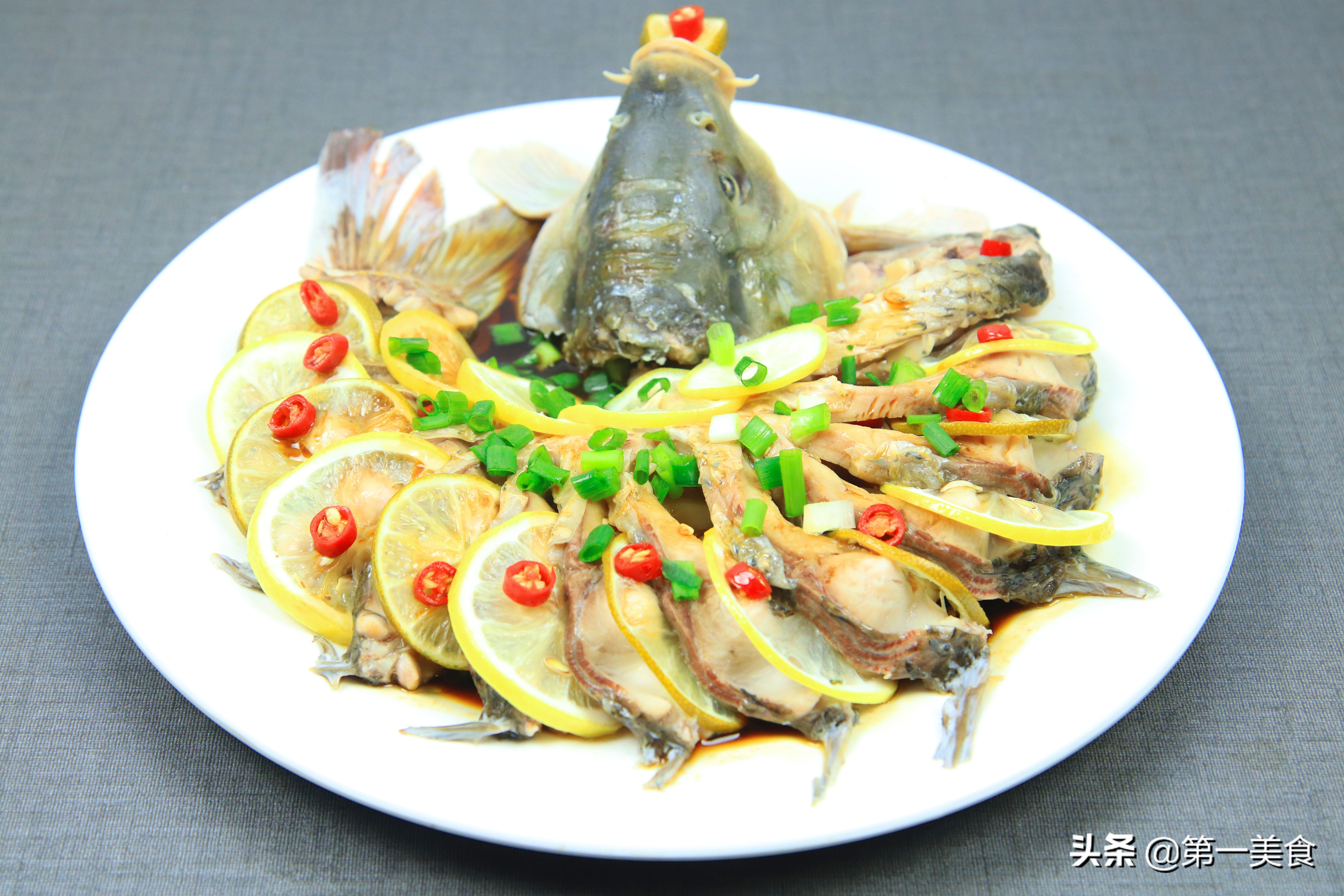 水煮鱼片柠檬鱼最正宗的做法,大厨糖醋鱼片的做法大全