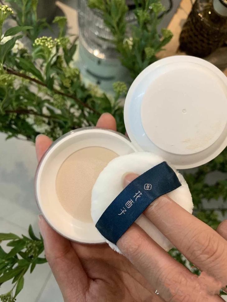 固定好底妆告别大油田，这几款散粉你要知道，持续控油一整天