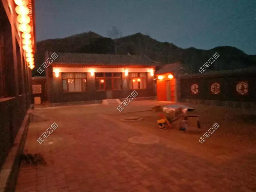 东北农村模块建房大火炕三合院,三合院一层有火炕