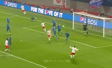 莱比锡红牛弧线远射,莱比锡红牛萨比策