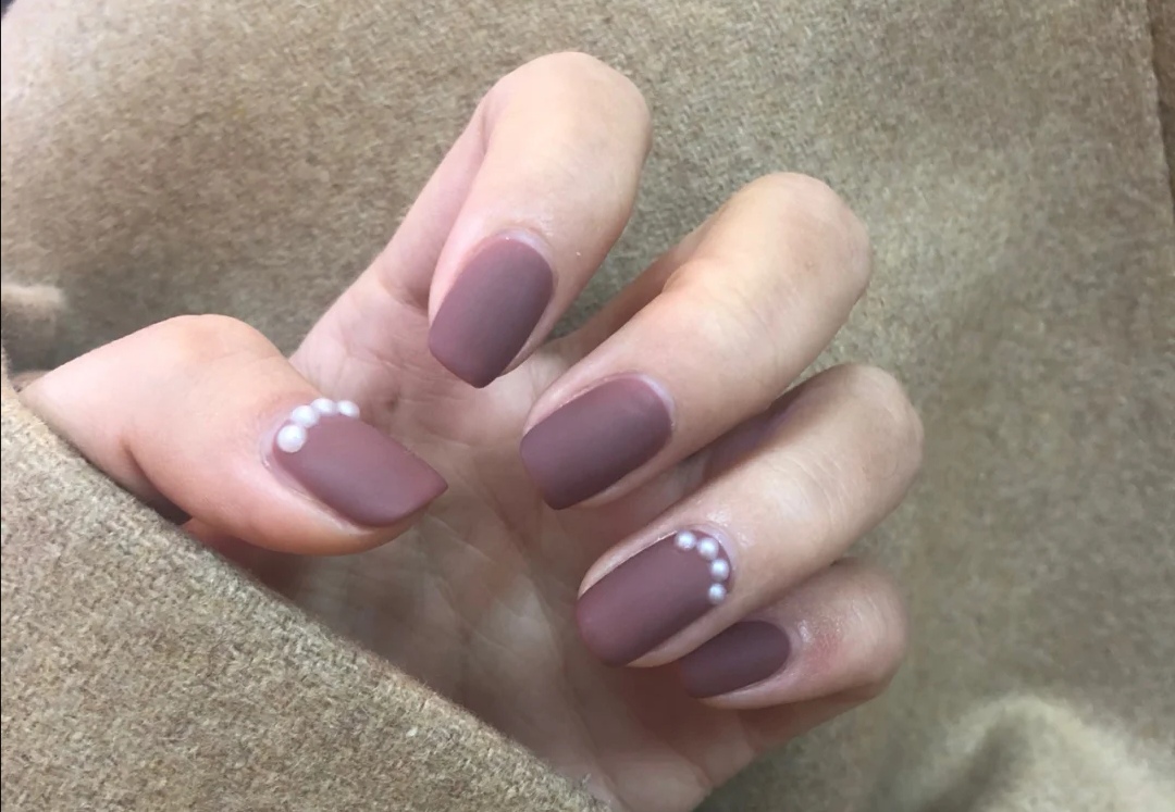 法式美甲猫眼美甲款式图片,美甲款式推荐猫眼晕染美甲