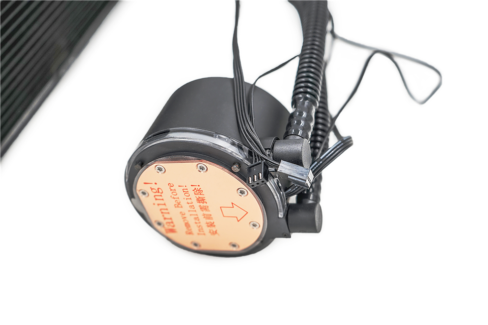 科技以灯为本,3600X+B450+BMR-24水冷+大水牛铁血战士机箱装机秀