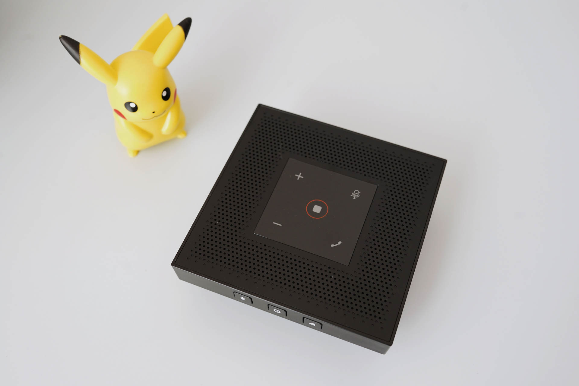 便携办公，轻松沟通——思必驰会议魔方M1