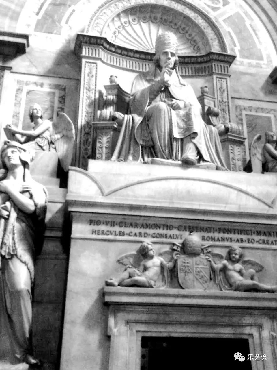 泉耕：教堂建筑金属章