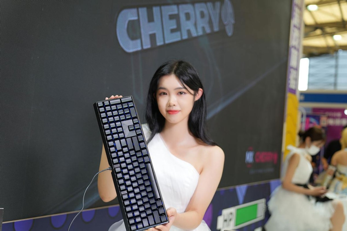 CJ现场直击SG小姐姐都赞不绝口的CherryMX游戏外设