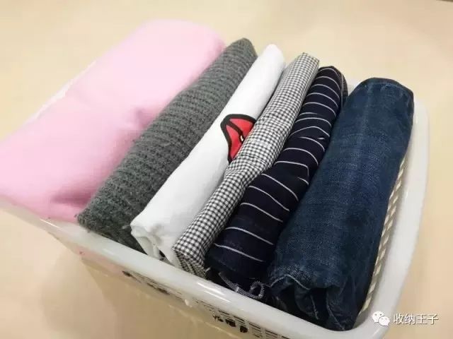 牛仔外套叠衣技巧,叠衣技巧大全