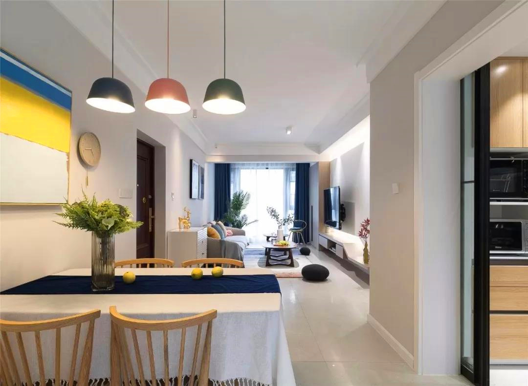 一家三口一间房设计吐槽,一家三口住在一个房间该怎么设计