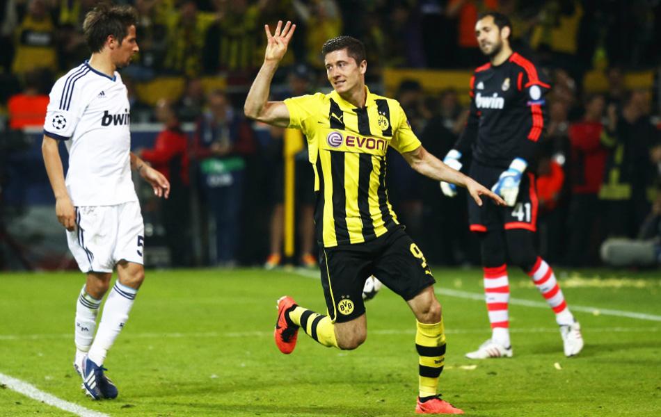 莱万多夫斯基小动作,莱万多夫斯基介绍超燃