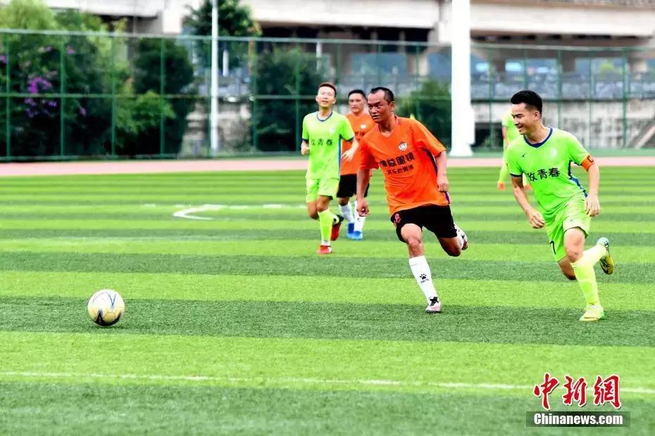 我会永远记住那个为我流汗的男人