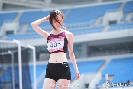 中国跳高女神胡麟鹏比赛现场图片,亚运会跳高女子冠军是胡麟鹏吗
