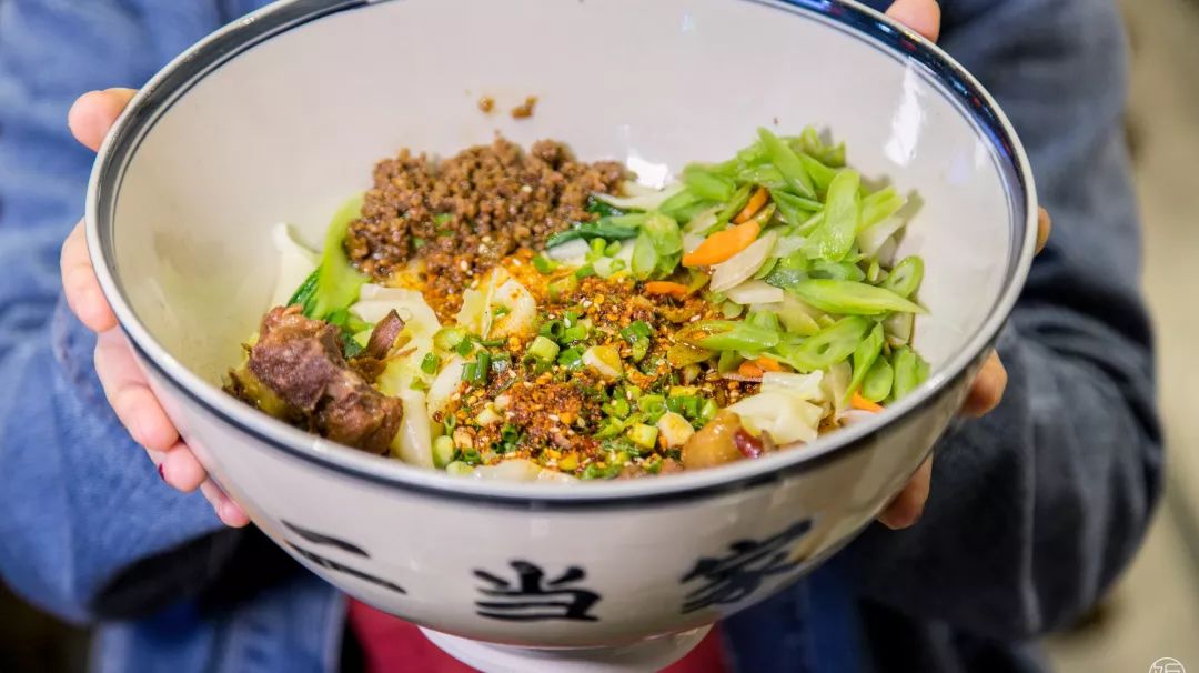 XXXL汉堡、重口吐司...随便吃,城北的宝藏Mall我来了