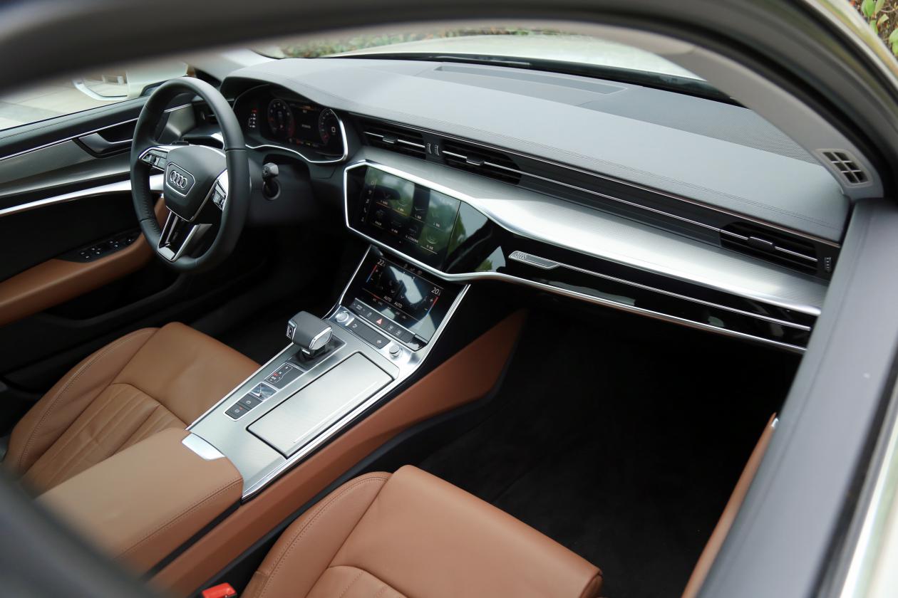 试驾新款奥迪a6l视频全部,奥迪a6l55tfsi3.0t