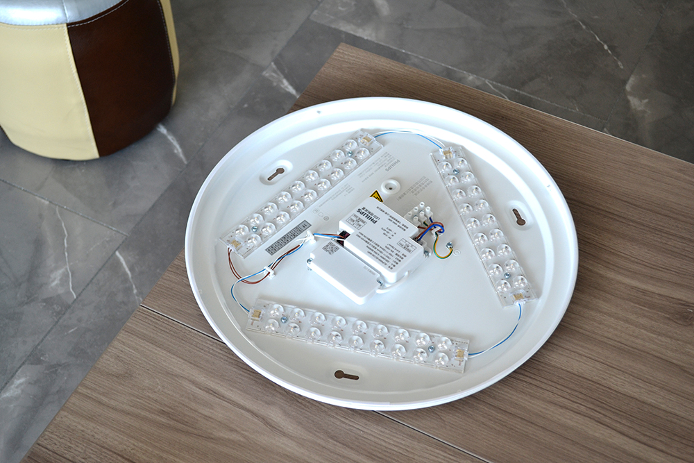 飞利浦吸顶灯最新款客厅智能,飞利浦智能吸顶灯评测