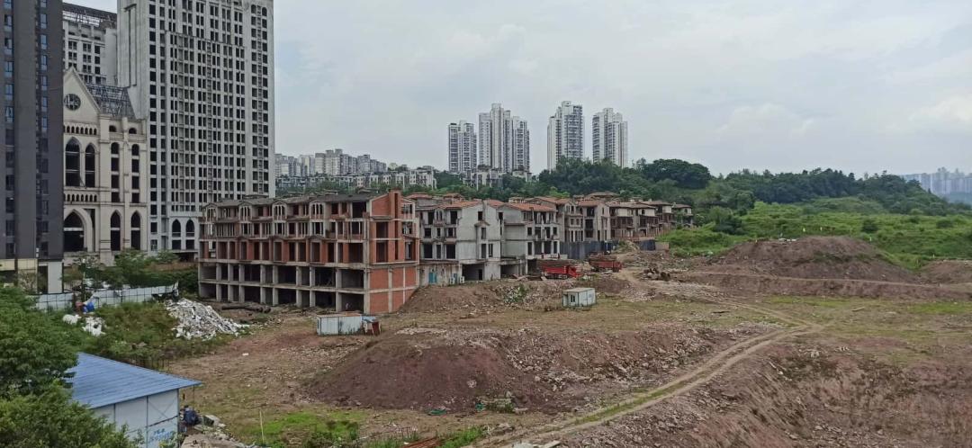 被56万压垮，重庆力帆帝国即将破产？昔日超级豪宅沦为鬼楼？