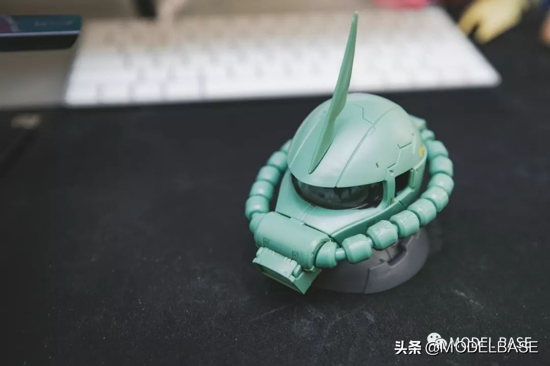 扎古扭蛋头组装,万代蓝标扎古和红标扎古