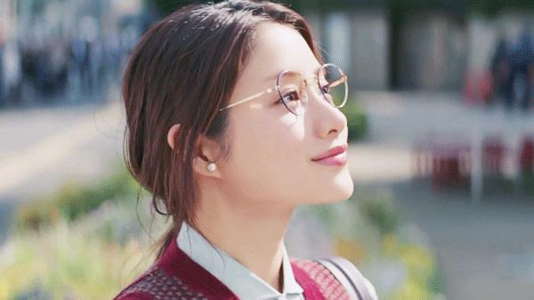 什么样的发型好看又显脸白,适合小脸显白的发型