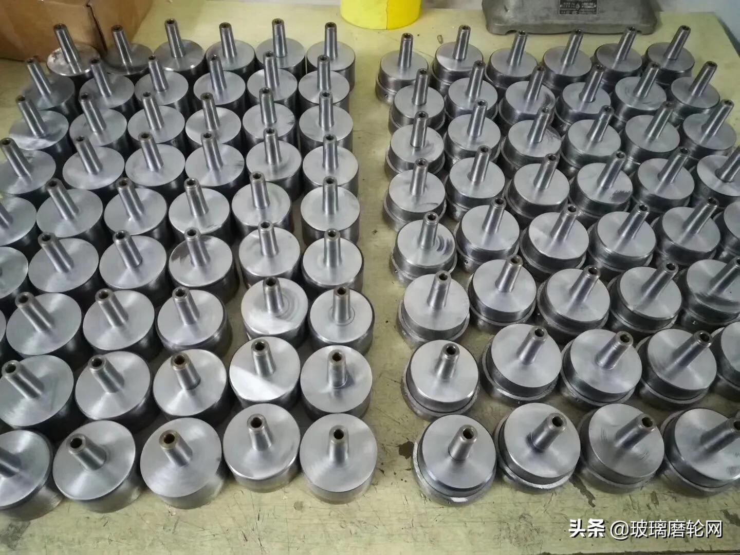 钻孔机和打桩机的区别,钻孔机和挖掘机