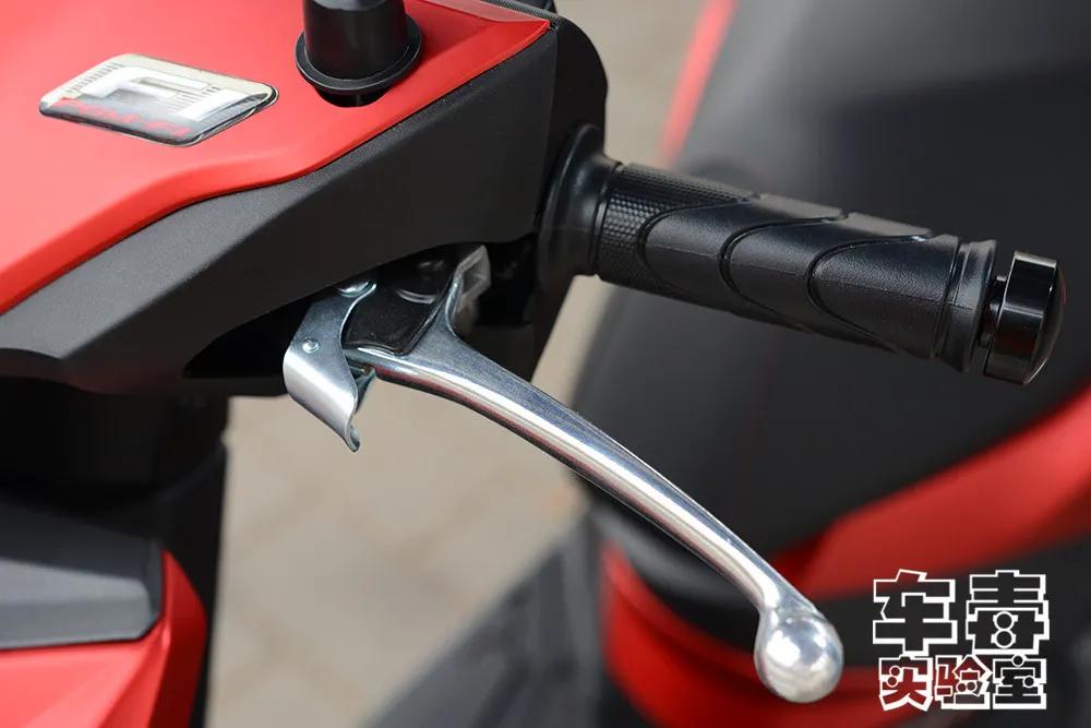 五羊本田踏板车nx125测评,本田nx125和豪爵uy125哪个动力好