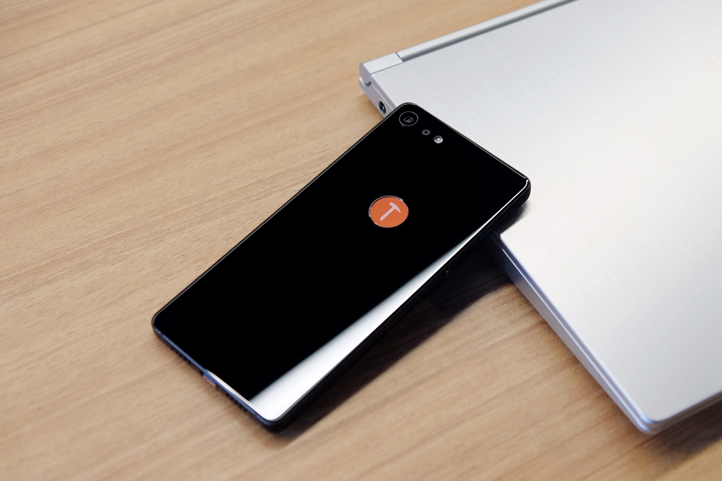 老罗评价坚果手机r2,老罗的最后一部坚果手机